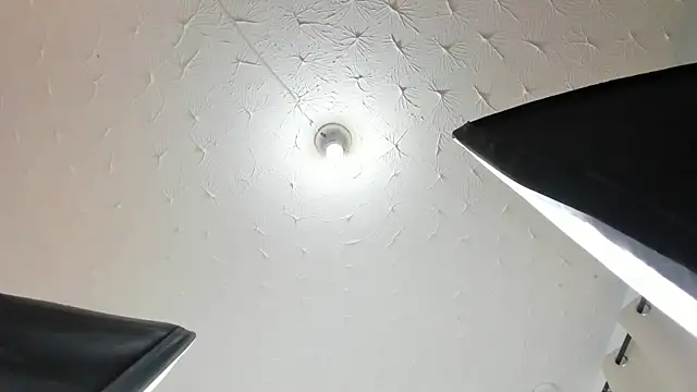 Alison Chan  online show from April 2026 02:05:01 AM