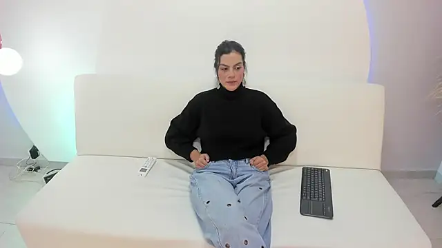 Snapshot of Ada_Monroe10 chatting on November 2025 01:44:02 PM Ada Monroe10 online show from November 2025 01:44:02 PM