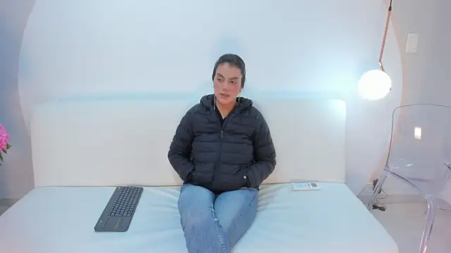 Ada Monroe10 online show from January 2026 01:38:02 PM