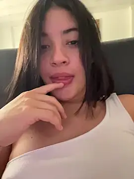 Snapshot of RileySkye chatting on May 2026 06:13:01 PM RileySkye online show from May 2026 06:13:01 PM