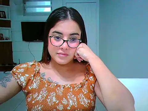 maliamiller online show from April 2026 05:43:02 PM