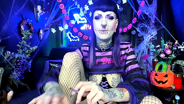 Snapshot of Purple_Coffin666 chatting on October 2025 09:35:02 AM Purple Coffin666 online show from October 2025 09:35:02 AM