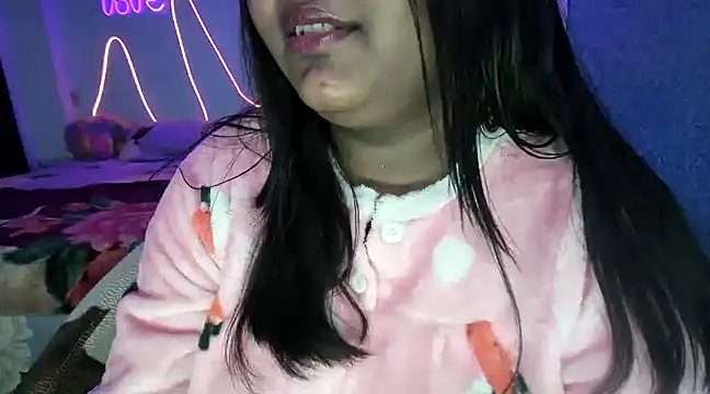 Snapshot of expression_queen chatting on December 2024 05:23:02 PM expression queen online show from December 2024 05:23:02 PM