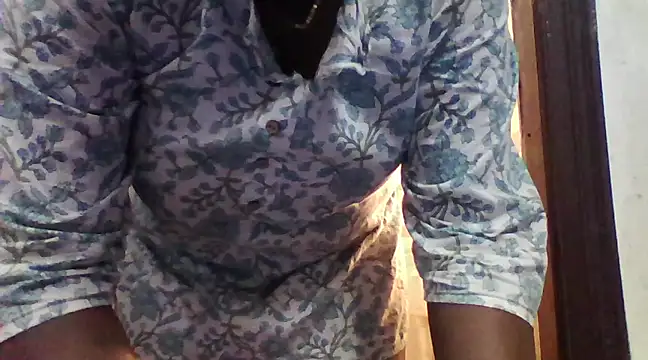 Snapshot of expression_queen chatting on December 2024 06:30:02 PM expression queen online show from December 2024 06:30:02 PM