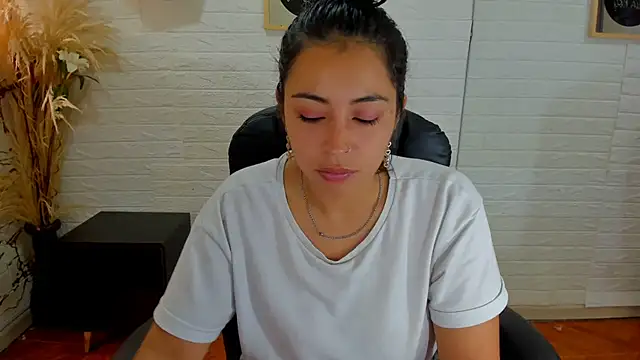 Aisha 09 online show from March 2025 02:56:02 PM