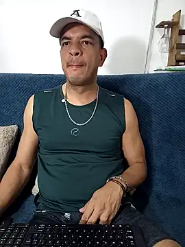 latinmartin73 online show from February 2025 01:37:01 AM