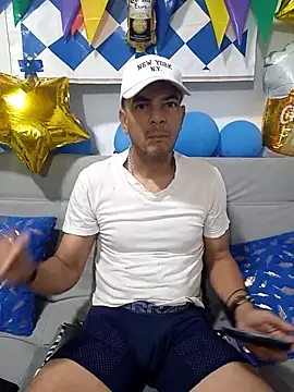 latinmartin73 online show from September 2025 12:43:02 PM