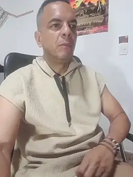 latinmartin73 online show from November 2025 02:45:02 AM