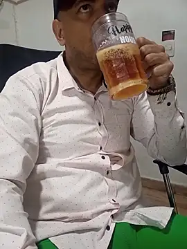 latinmartin73 online show from February 2026 12:39:02 AM