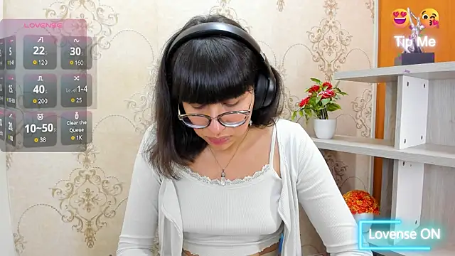 Snapshot of Nataly_Cloud chatting on February 2025 01:01:01 PM Nataly Cloud online show from February 2025 01:01:01 PM