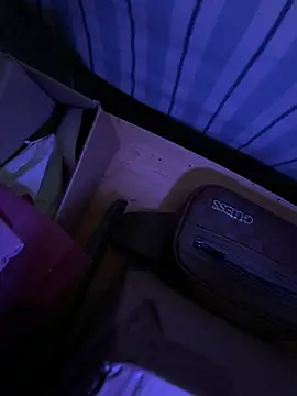 jovenestraviesos online show from November 2025 10:07:02 PM