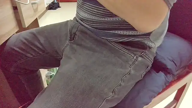 Snapshot of huzi518 chatting on October 2025 12:44:02 PM huzi518 online show from October 2025 12:44:02 PM