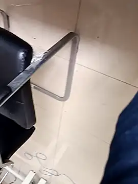 Snapshot of huzi518 chatting on October 2025 02:46:02 AM huzi518 online show from October 2025 02:46:02 AM