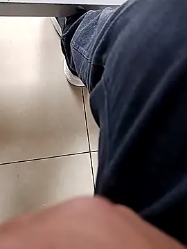 Snapshot of huzi518 chatting on November 2025 08:36:02 AM huzi518 online show from November 2025 08:36:02 AM