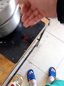 Snapshot of huzi518 chatting on November 2025 03:26:02 AM huzi518 online show from November 2025 03:26:02 AM