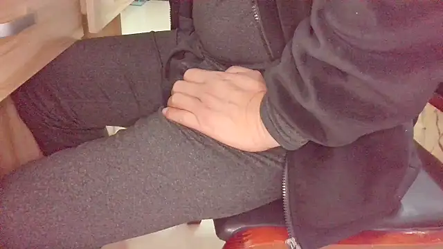 Snapshot of huzi518 chatting on November 2025 11:54:01 AM huzi518 online show from November 2025 11:54:01 AM