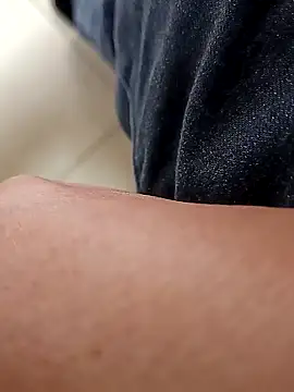 Snapshot of huzi518 chatting on November 2025 08:47:02 AM huzi518 online show from November 2025 08:47:02 AM