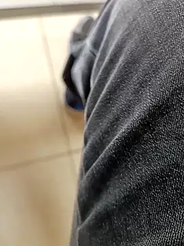 Snapshot of huzi518 chatting on December 2025 03:00:02 AM huzi518 online show from December 2025 03:00:02 AM