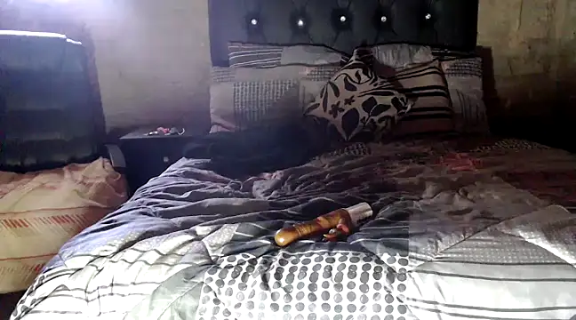 Snapshot of hotyoung24 chatting on December 2024 09:51:02 AM hotyoung24 online show from December 2024 09:51:02 AM