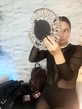 zoeharryzon online show from May 2026 01:52:01 PM