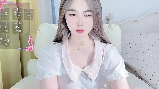 Snapshot of Caitlyn__ chatting on May 2026 03:07:02 PM Caitlyn online show from May 2026 03:07:02 PM