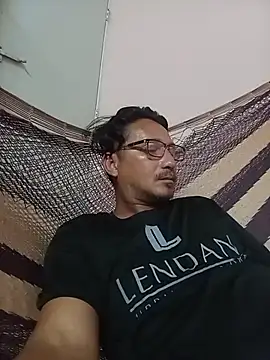 Snapshot of Andresguz35 chatting on October 2025 03:41:02 AM Andresguz35 online show from October 2025 03:41:02 AM