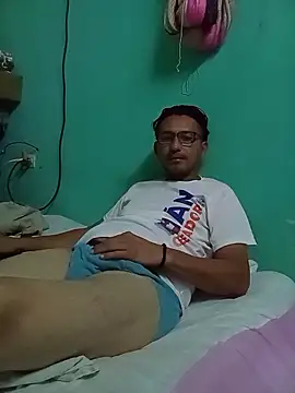 Snapshot of Andresguz35 chatting on November 2025 06:24:02 AM Andresguz35 online show from November 2025 06:24:02 AM