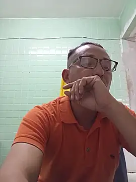 Andresguz35 online show from December 2025 11:13:02 PM