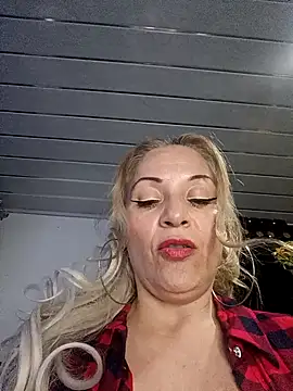 Fenix 528 online show from November 2025 03:19:01 AM