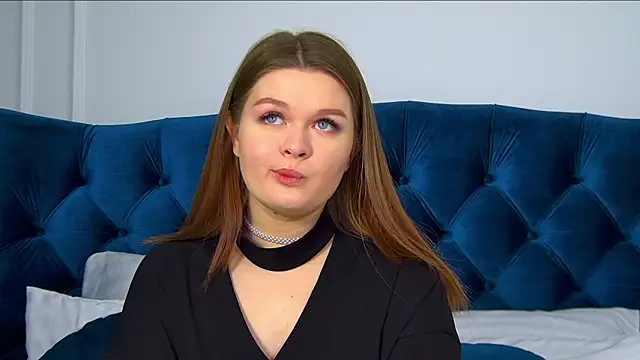 Snapshot of CrystalLyons chatting on February 2025 06:21:01 AM CrystalLyons online show from February 2025 06:21:01 AM