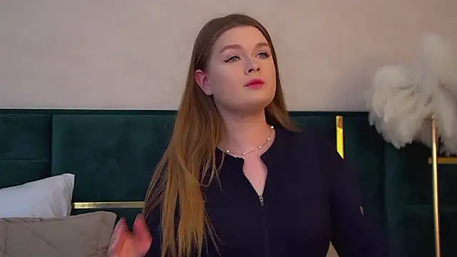 CrystalLyons online show from February 2026 06:06:01 PM