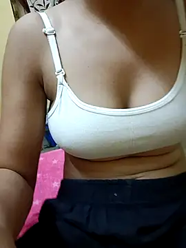 Snapshot of Sanaya_7 chatting on September 2025 01:49:02 PM Sanaya 7 online show from September 2025 01:49:02 PM