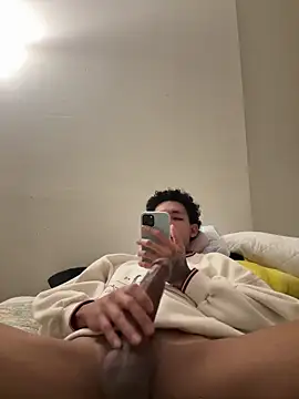 Snapshot of estrellaalvear chatting on November 2025 02:05:02 PM estrellaalvear online show from November 2025 02:05:02 PM