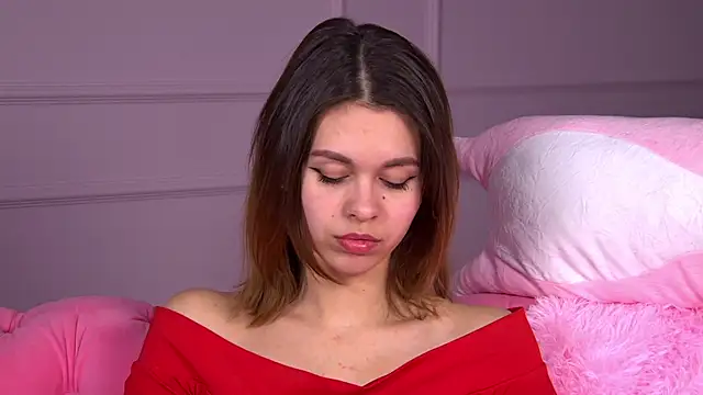 Snapshot of PollyLanders chatting on February 2025 01:44:01 PM PollyLanders online show from February 2025 01:44:01 PM