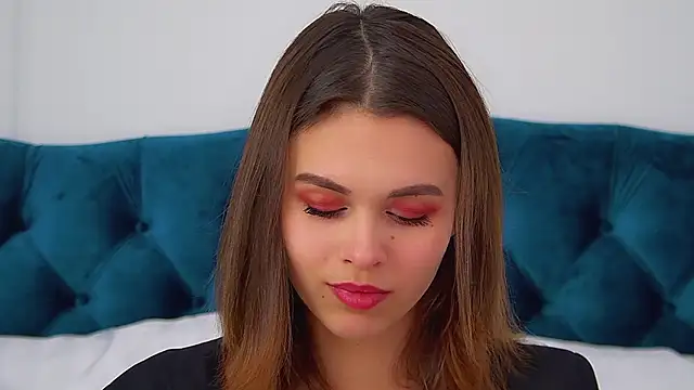 PollyLanders online show from November 2025 06:57:01 AM