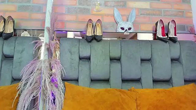 JESSYCORTES online show from October 2025 02:49:01 PM