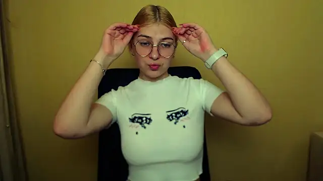 Luna Lush  online show from January 2025 09:47:01 AM