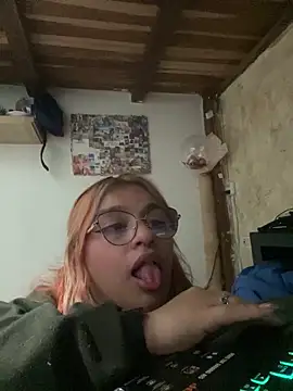 SophiaWeestt99 online show from September 2025 02:34:02 AM