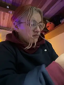 SophiaWeestt99 online show from February 2026 04:06:01 AM