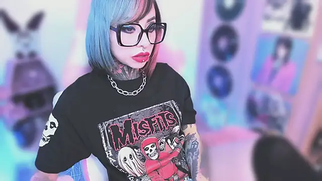 NikkiRamone online show from December 2025 09:02:01 PM