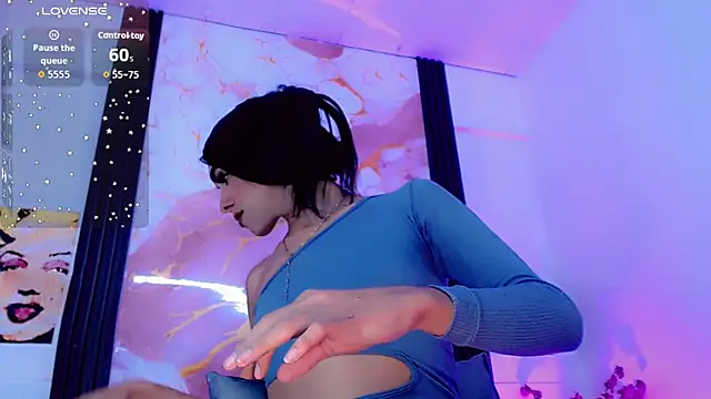 Diosiris Riannys online show from April 2026 07:17:02 PM