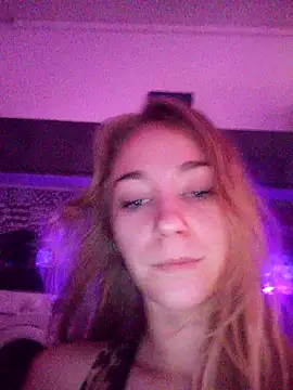 Snapshot of ElektrikFrancaise chatting on November 2025 04:46:01 AM ElektrikFrancaise online show from November 2025 04:46:01 AM