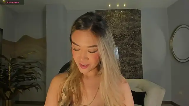 RebeccaHudson online show from April 2026 05:43:01 PM