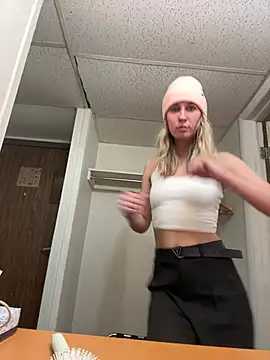 Snapshot of M1ssyk1ssy chatting on December 2024 03:33:02 AM M1ssyk1ssy online show from December 2024 03:33:02 AM