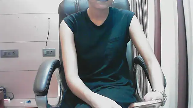 Snapshot of collage_hoty chatting on September 2025 04:53:02 PM collage hoty online show from September 2025 04:53:02 PM