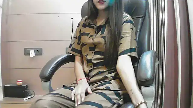 Snapshot of collage_hoty chatting on October 2025 05:12:02 PM collage hoty online show from October 2025 05:12:02 PM