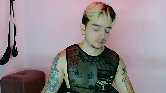 AliceandMax online show from May 2026 12:22:02 PM