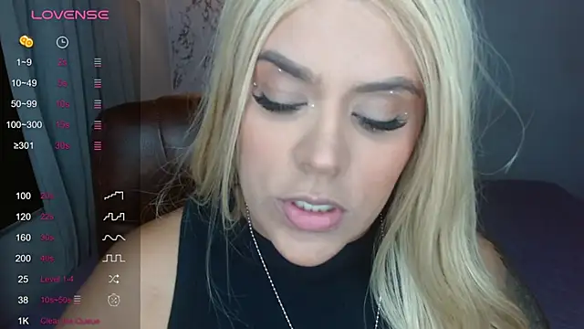 Snapshot of SofiaaCortes chatting on December 2024 01:18:02 AM SofiaaCortes online show from December 2024 01:18:02 AM
