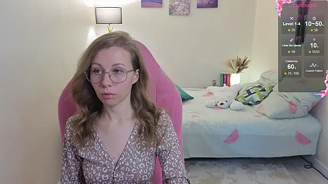 Lill Mary online show from October 2025 03:40:01 AM