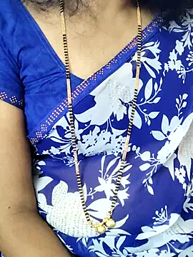 Snapshot of anuradha1432 chatting on September 2025 08:27:02 AM anuradha1432 online show from September 2025 08:27:02 AM